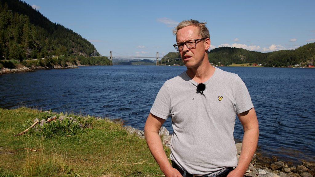 Tomas-Sandnes-Norske-Sjolaksefiskere-scaled.jpg
